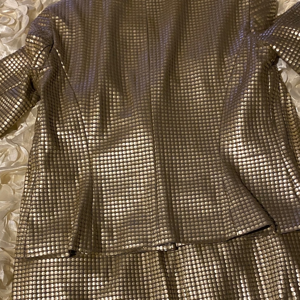 Alberto Makali Gold Blazer & Skirt - Picture 4 of 9